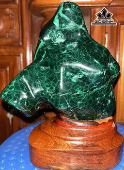 Tác Phẩm Đá Malachite Cao 20 (cm) 2,5kg