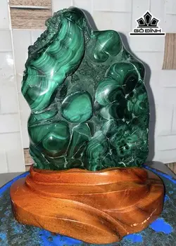 Tác Phẩm Đá Malachite Cao 23 (cm) 2,5kg