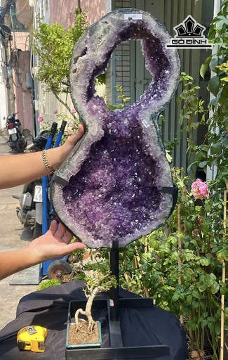 Tác Phẩm Đá Thạch Anh Tím Cao 58 Ngang 31 (cm) 18,38kg