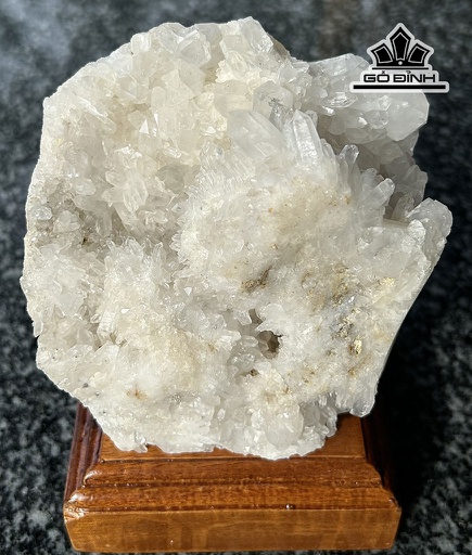 Tác Phẩm Đá Thạch Anh Trắng Cao 14 (cm) 1,5kg