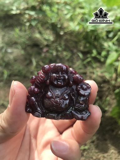 Mặt Dây Chuyền Di Lặc Đá Garnet Cao 36 Ngang 43 (cm) 167cts