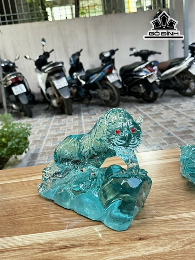 Tác Phẩm Con Hổ Đá Thủy Tinh Cao 20 Ngang 20 Sâu 15 (cm) 4kg