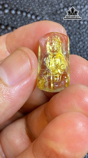 Mặt Dây Chuyền Quan Âm Đá Thạch Anh Tóc Vàng Cao 22,8 Ngang 11,4 Sâu 5 (mm) 2,2g