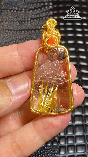 Mặt Dây Chuyền Quan Âm Đá Thạch Anh Tóc Vàng Cao 41 Ngang 26 Sâu 10,5 (mm) 23,9g