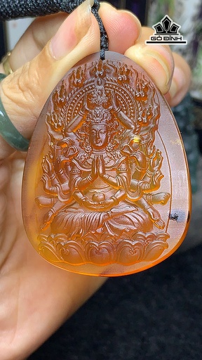 Mặt Dây Chuyền Thiên Thủ Đá Hổ Phách Cao 53,9 Ngang 41,2 Sâu 10,8 (mm) 16g