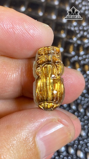 Mặt Dây Chuyền Tỳ Hưu Đá Thạch Anh Tóc Vàng Nâu Cao 21 Ngang 10,8 Sâu 10,6 (mm) 4,2g