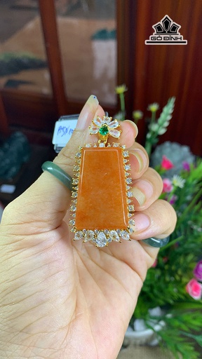 Mặt Dây Chuyền Vô Sự Bài Đá Cẩm Thạch Cao 32,12 Ngang 20,48 (mm) 78,35cts