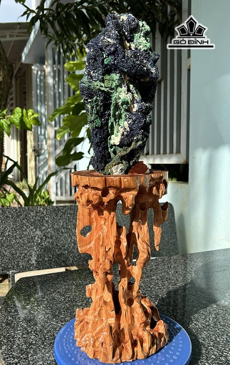 Tác Phẩm Đá Azurite Cao 57 Ngang 18 (cm) 4,55kg