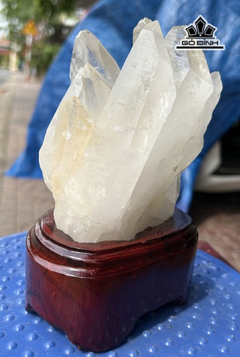 Tác Phẩm Đá Thạch Anh Da Gương Cao 18 Ngang 12 (cm) 1,7kg