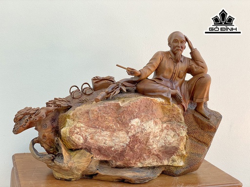 Tượng Bác Hồ Ôm Đá Gỗ Bách Xanh Cao 52 Ngang 72 Sâu 28 (cm)