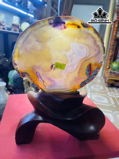 Tác Phẩm Đá Mã Não Cao 26 (cm) 1,3kg