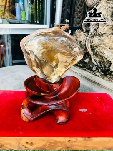 Tác Phẩm Đá Mã Não Cao 30 (cm) 4,2kg