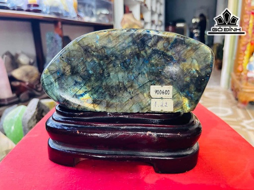 Tác Phẩm Đá Xà Cừ (Labradorite) 1,22kg