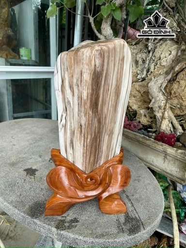 Tác Phẩm Gỗ Hóa Ngọc Cao 52 (cm) 20kg