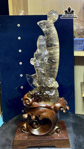 Tượng Phật Bà Quan Âm Đá Thạch Anh Tóc Vàng Cao 386 (cm) 2190 Riêng Đá Cao 266 Ngang 89,8 Sâu 43,9 (mm) 1138g