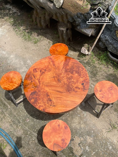Bộ Bàn Gỗ Nu Huyết Long Bàn Đường Kính 82 Dày 9 - Đôn Đường Kính 30 Dày 3 (cm)