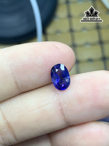 Viên Đá Sapphire Lục Yên Cao 8,2 Ngang 5,6 Sâu 3,9 (mm) 1,70cts