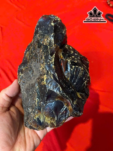 Tác Phẩm Đá Hổ Phách Thô Thiên Nhiên 650g