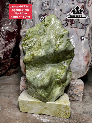 Tác Phẩm Đá Serpentine Cao 73 Ngang 41 Sâu 21 (cm) 80kg