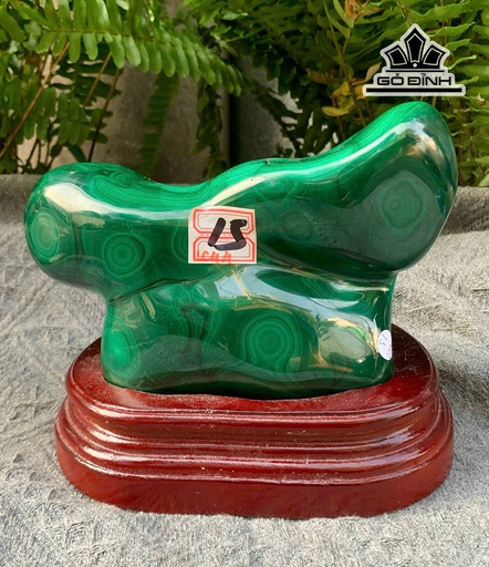 Tác Phẩm Đá Malachite Cao 18 Ngang 9 (cm) 1,72kg