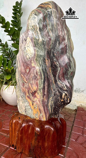 Tác Phẩm Đá Serpentine Cao 80 Ngang 30 (cm) 55kg