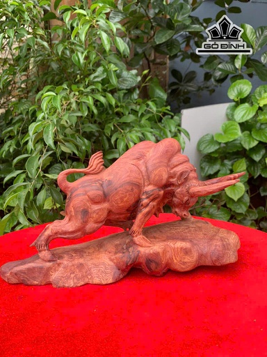Tượng Bò Tót Gỗ Cẩm Cao 17 Ngang 30 Sâu 15 (cm)