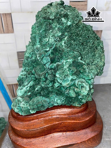 Tác Phẩm Đá Malachite Cao 24 (cm) Nặng 3,4kg