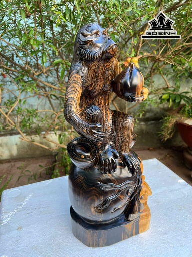 Tượng Khỉ Gỗ Mun Hoa Cao 48 Ngang 19 Sâu 15 (cm)