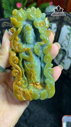 Mặt Dây Quan Âm Pha Huyết Cẩm Thạch Jadeite a 149,2gr