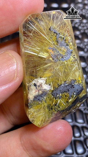 Mặt Trơn Hoa Thị Đá Thạch Anh Tóc Vàng Cao 44,4 Ngang 27,7 Sâu 15,8 (mm) 36,2gr