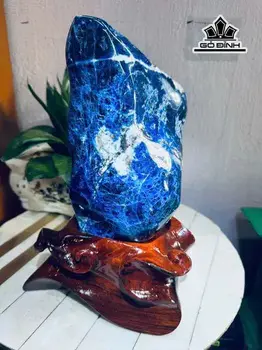 Tác Phẩm Đá Sodalite Cao 30 Ngang 16 (cm) 5,8kg