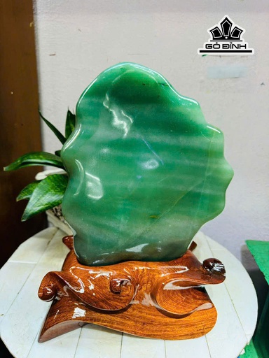 Tác Phẩm Đá Thạch Anh Xanh Cao 32 Ngang 20 (cm) 6kg