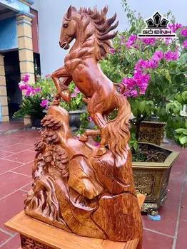 Tượng Ngựa Phong Thủy (Nhất Mã Phi Thiên) Gỗ Hương Cao 70 Ngang 41 Sâu 23 (cm)