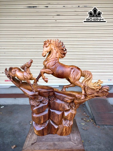 Tượng Ngựa Mẫu Tử Gỗ Hương Cao 63 Ngang 68 Sâu 19 (cm)