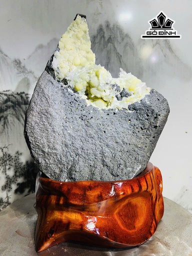 Tác Phẩm Đá Trầm Tích Cao 35 Ngang 24 (cm) 7,6kg Luôn Đế