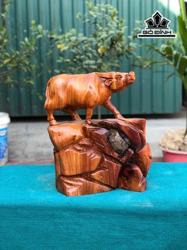 Tượng Trâu Gỗ Hương Cao 43 Ngang 38 Sâu 22 (cm)