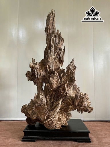 Núi Cảnh Gỗ Trầm Hương Cao 132 Ngang 75 Sâu 50 (cm) Nặng 15kg