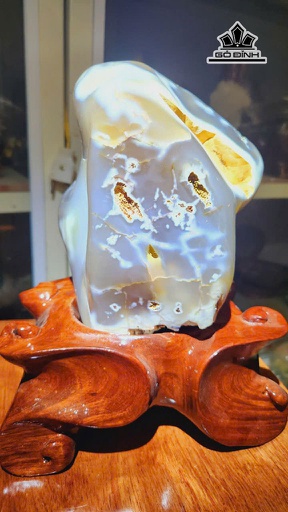 Tác Phẩm Đá Mã Não Cao 26 Ngang 15 (cm) 4,2kg