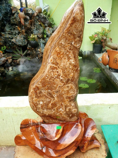 Tác Phẩm Đá Mã Não Cao 60 Ngang 20 (cm) 11,2kg