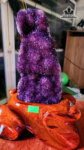 Tác Phẩm Đá Thạch Anh Tím Cao 25 Ngang 11 (cm) 1,8kg