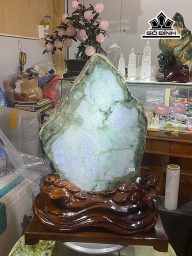 Tác Phẩm Đá Ngọc Phỉ Cao 48 Ngang 36 Sâu 10 (cm) - Cả Đế 62x48x22 (cm) 30,8kg