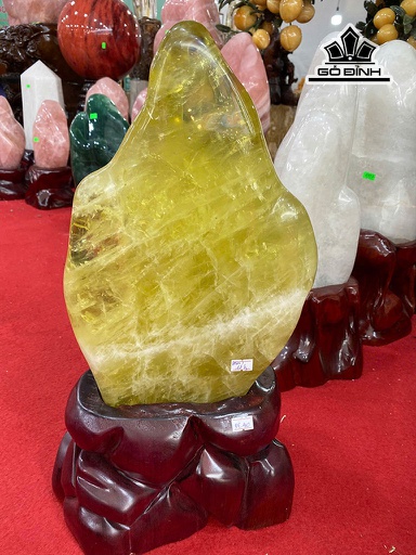 Tác Phẩm Đá Thạch Anh Vàng Cao 35 Ngang 23 Sâu 12 (cm) - Cả Đế Cao 48 - 12kg