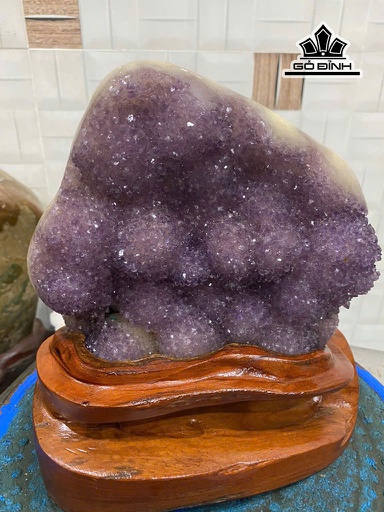 Tác Phẩm Đá Thạch Anh Tím Cao 22 Ngang 18 (cm) 2,8kg