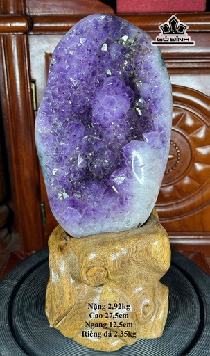Tác Phẩm Đá Thạch Anh Tím Cao 27,5 Ngang 12,5 (cm) 2,92kg
