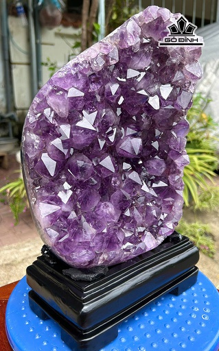 Tác Phẩm Đá Thạch Anh Tím Cao 29 Ngang 25 (cm) 5,8kg