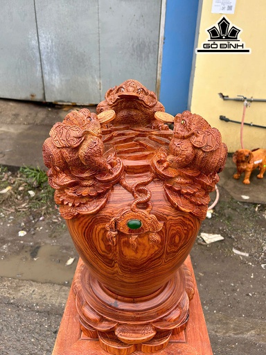 Tượng Tam Cóc Ngậm Tiền Gỗ Cẩm Cao 58 Ngang 38 Sâu 33 (cm)