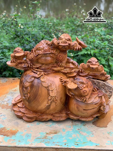 Tượng Ngũ Cóc Ngậm Tiền Gỗ Hương Ôm Đá Cao 55 Ngang 70 Sâu 40 (cm)