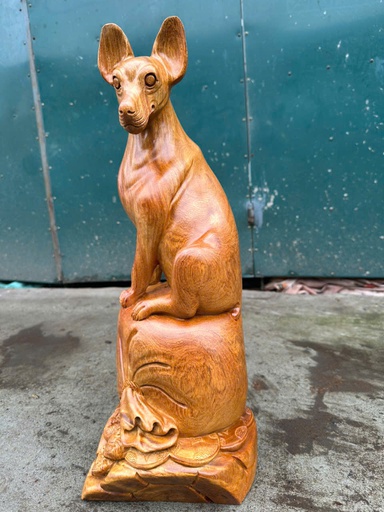 Tượng Chó Gỗ Hương Cao 51 Ngang 19 Sâu 19 (cm)