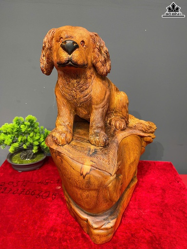 Tượng Chó Gỗ Hương Cao 52 Ngang 31 Sâu 23 (cm)