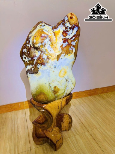 Tác Phẩm Đá Mã Não Cao 90 Ngang 38 (cm) 48kg